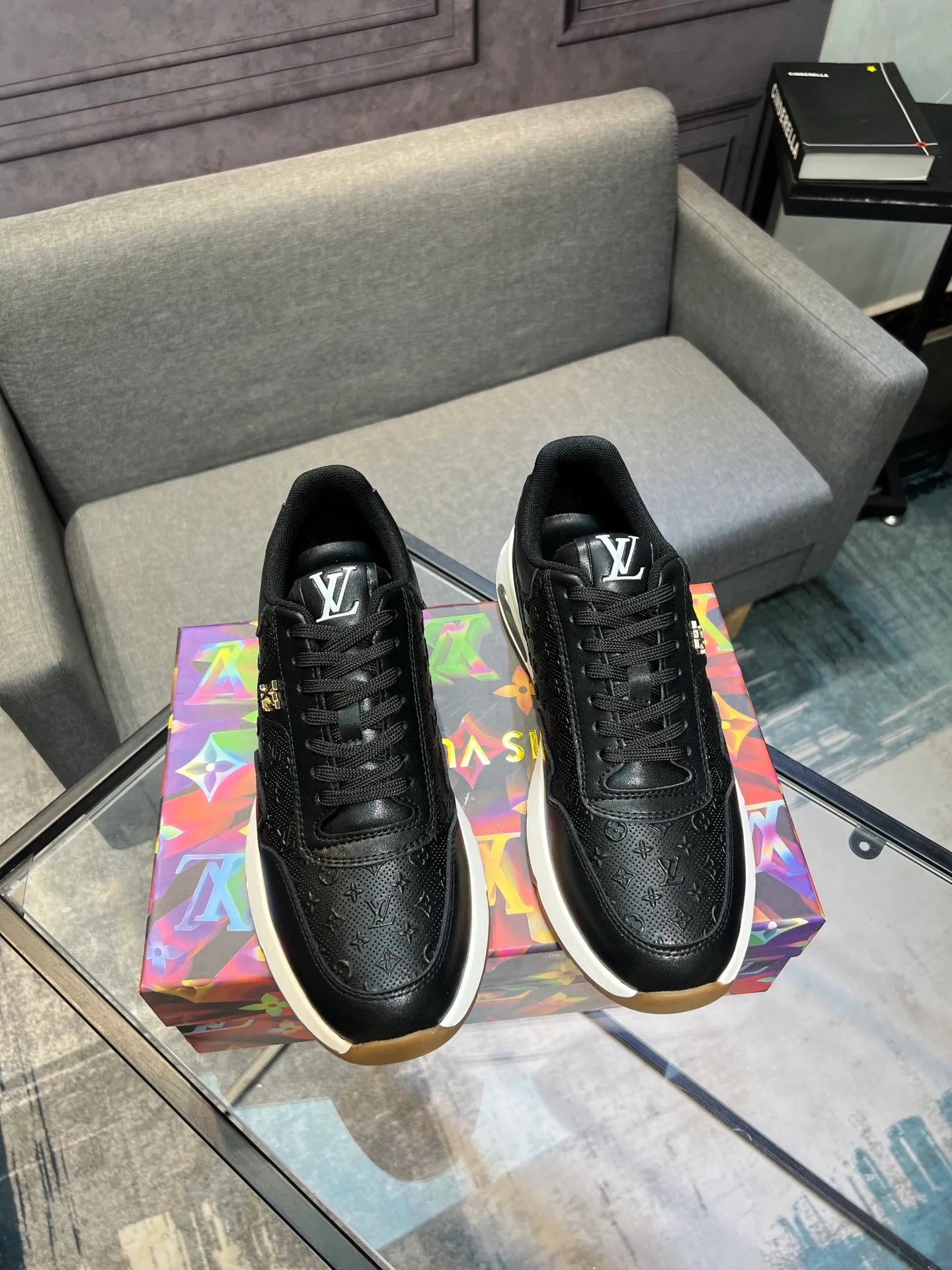 Men's shoes 💰460 "LV" The latest men's casual shoes, genuine leather lining, rubber wear-resistant outsole, fine lines and beautiful strips, not too much decoration, European and American style, comfortable and high-grade, optional, size number: 38 to 44 45 can be customized